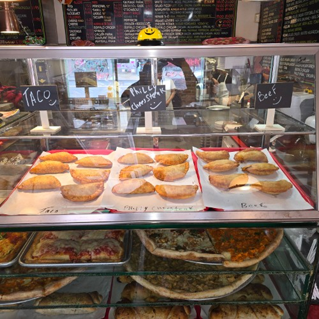 Mangias EMPANADAS.